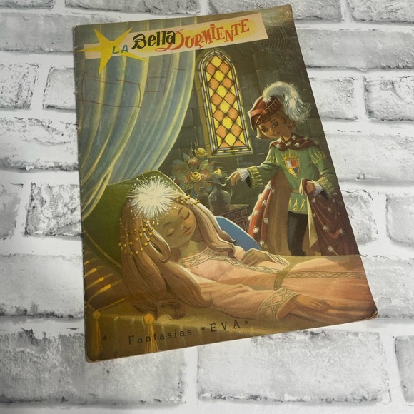 Fantasias Other - Vintage La Bella Durmiente. Spain. Sleeping Beauty. Spanish Soft bound book.